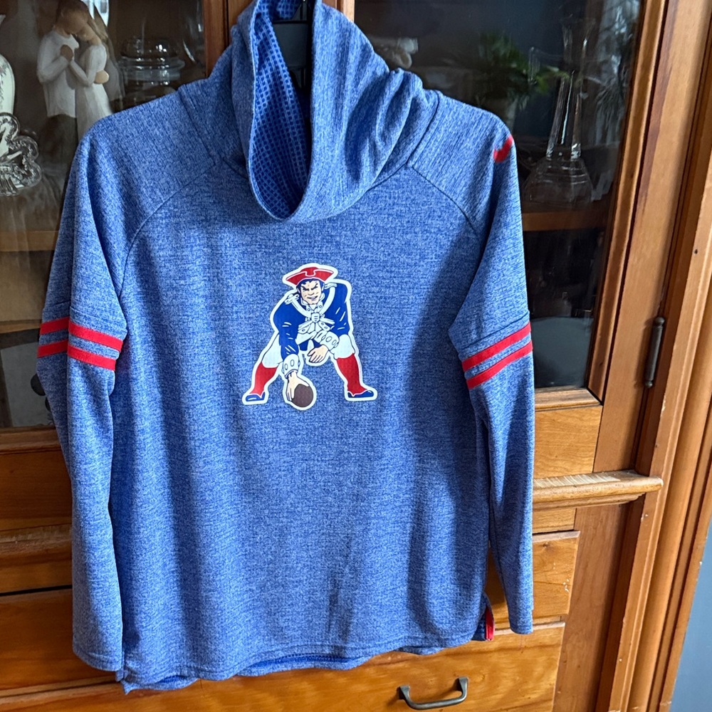 Patriots Nike dri fit long sleeve funnel shirt. Worn once.
